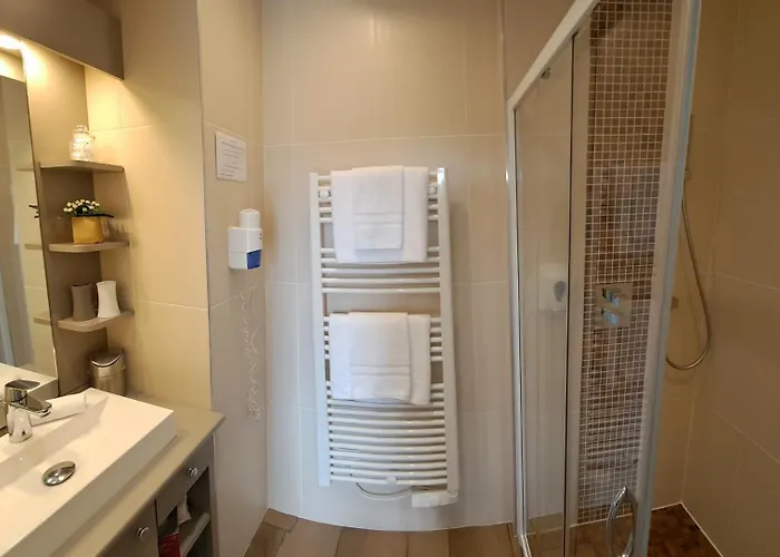 La Maison Du 6 Guest house 4*