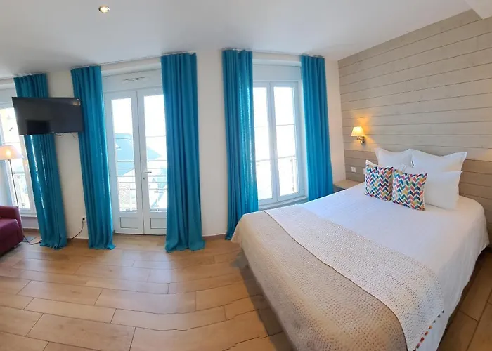 Guest house La Maison Du 6 4*