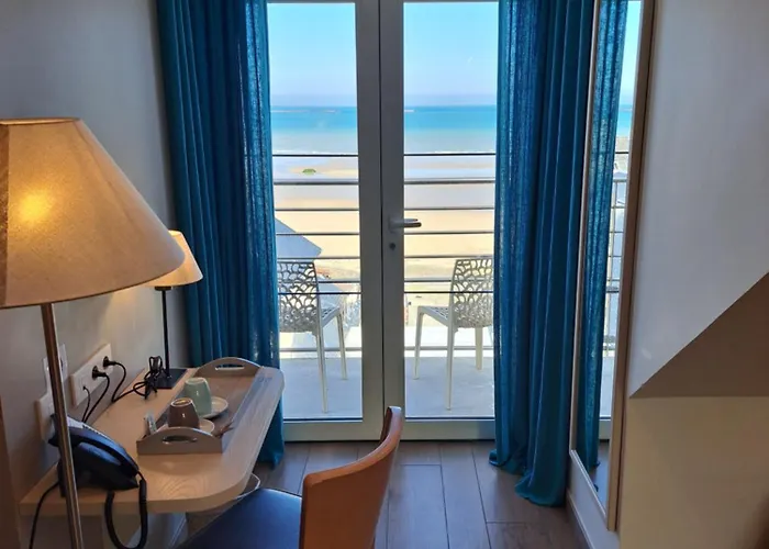 Πανσιόν La Maison Du 6